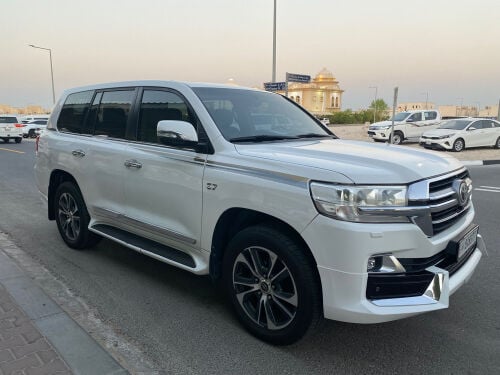 للبيع تويوتا في اكس ار موديل 2019