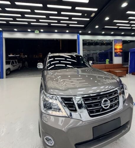 NISSAN PATROL PLATINUM metalic grey