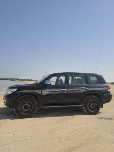Land Cruiser 2009 in good condition