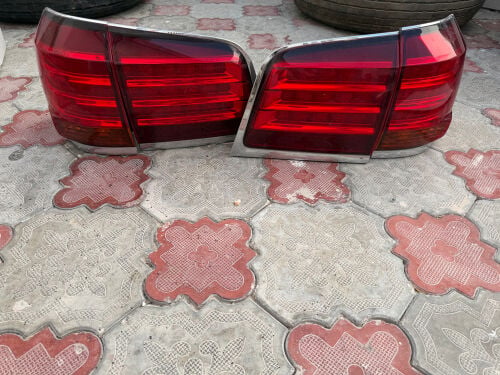 Lexus 2010 tail lights original 