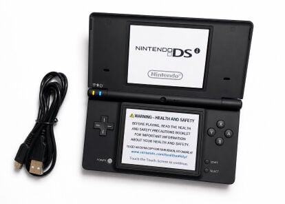 nintindo ds lite with 400 games