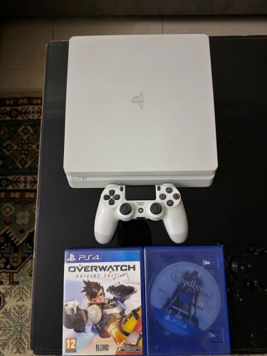 PS4 slim 1TB white edition 