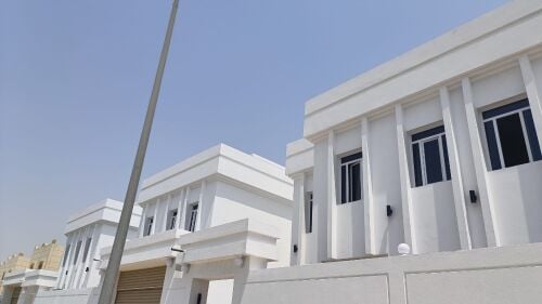 للايجار او للبيع فيلا  في الخور