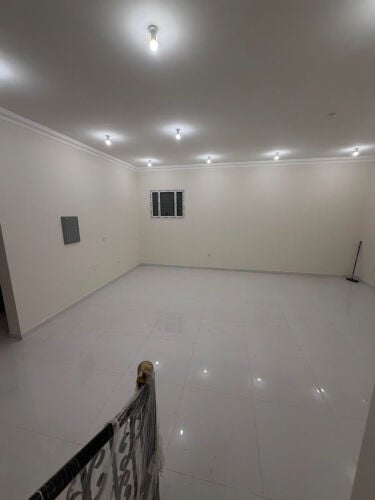 للإيجار فيلا جديدة بالخور - إسكان