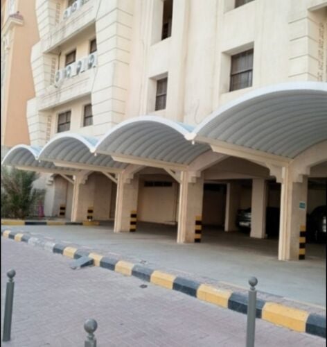 أعمال الحدادة والسياج وغيرها.