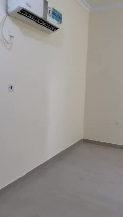 شقه كبيره للايجار بالدحيل