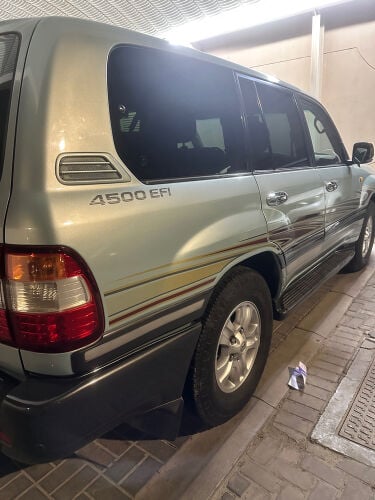 لاند كروزر جي اكس ار ليميتد ٢٠٠٦
