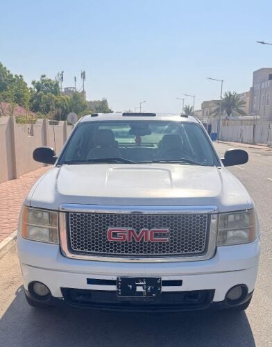 GMC SIERRA DENALI FULL OPTION