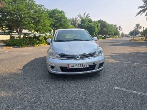 NISSAN TIIDA