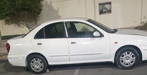 Nissan sunny Japan 2004