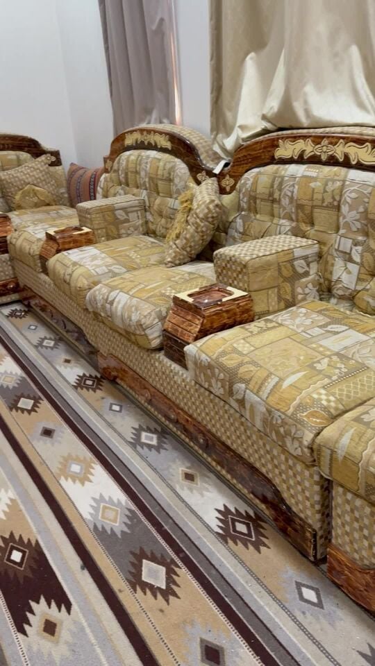 majlis chairs 