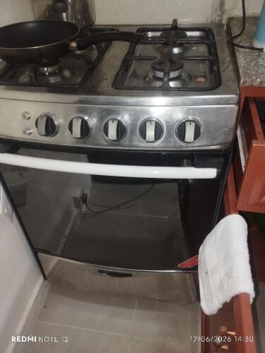 oven with gas tank
