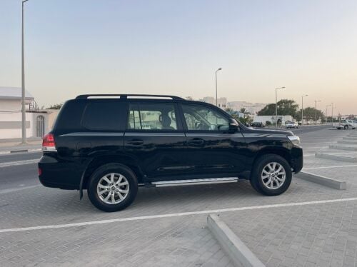 toyota lendcruzer v6