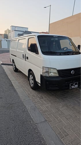 نيسان باص موديل ٢٠٠٦ 