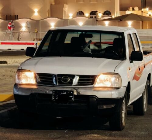 Nissan pickup model 2011