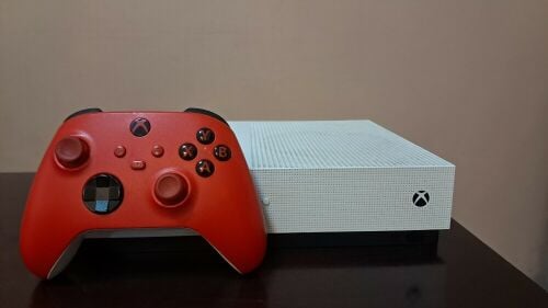 Xbox One S Disc edition