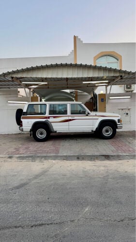 نيسان 