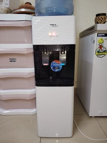 مبرد المياه بحالة ممتازة