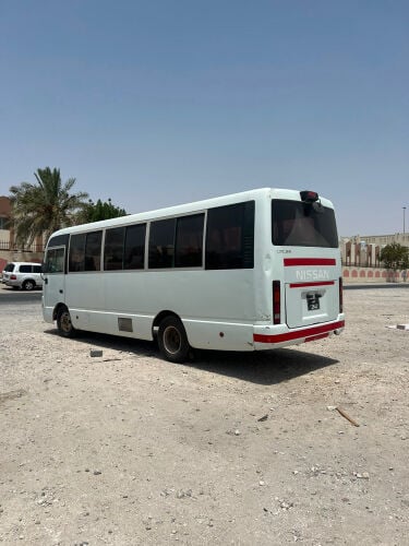 باص نيسان 
