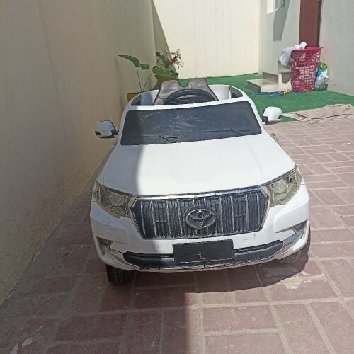 Toy electric car