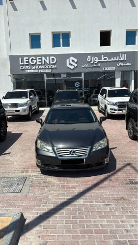 للبيع لكزس اي اس350. 2010 