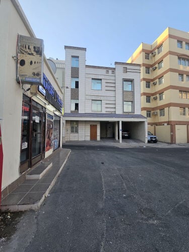 عمارة للبيع في فريج بن محمود 