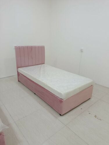 Double bed, single bed available