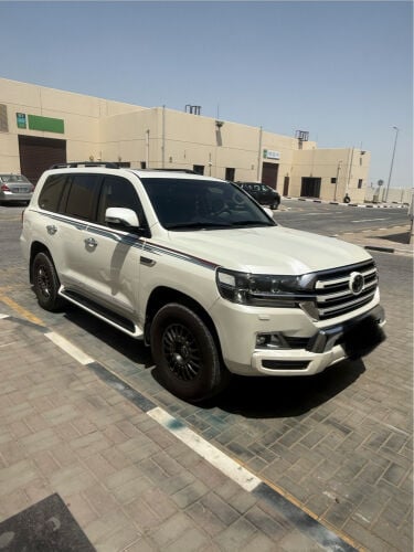 Land cruiser GXR 2017 v8 4.6 