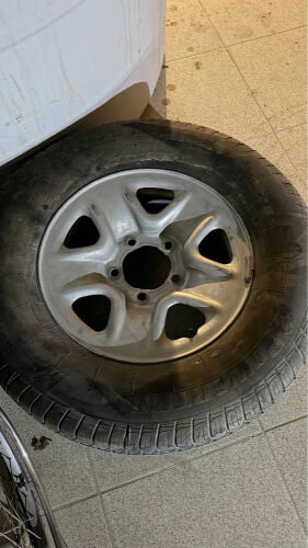 one rim with tyer 
