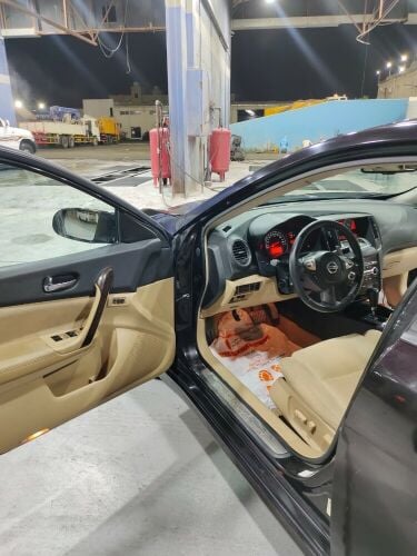 Nissan maxima