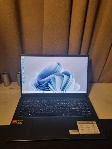 RTX 4060 GAMING LAPTOP with oled