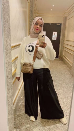 منى حسن