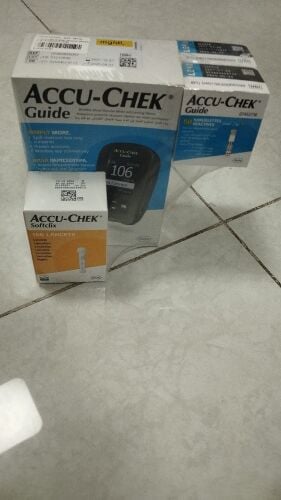 ACCU CHEK GUIDE BLOOD Sugar monitor