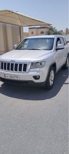 جيب شوروكي موديل 2011 ماشي 200 الف استماره 10 شهر علا الفحص سعر 16800