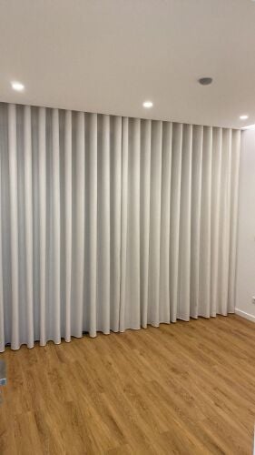 Curtain sofa make and Upholstery