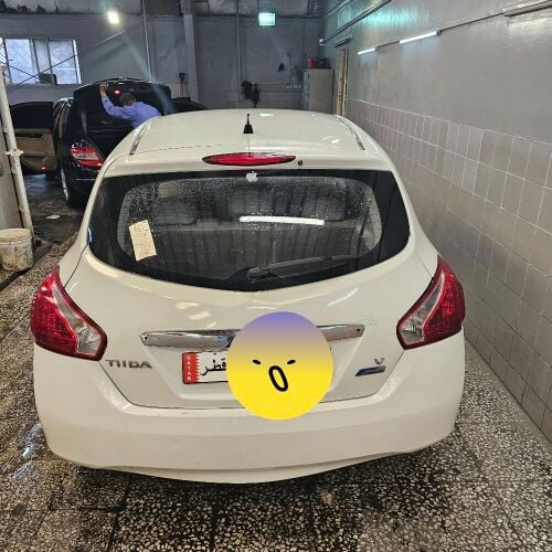 Nissan tida hatchback 2014