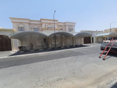 مظلات للسيارة والحدادت