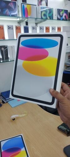 NEW IPAD A16-128 GB WIFI