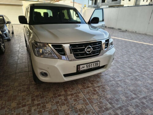 Nissan patrol se mid option 