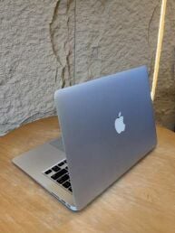 Apple MacBook Air 13.3" Core i5
