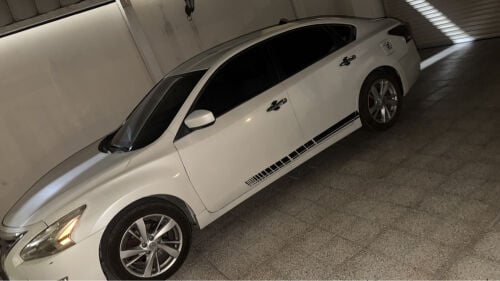 نيسان