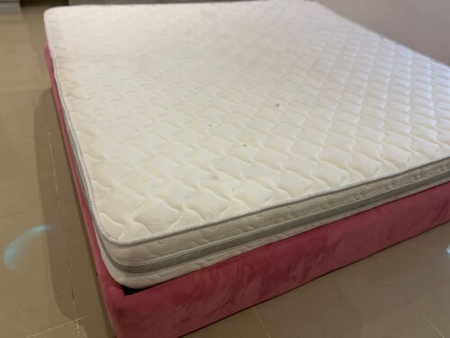 سرير مع مرتبه 