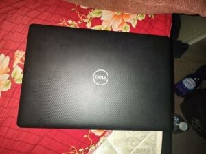Intel(R) Celeron(R} N4000 CPU @ 1i0