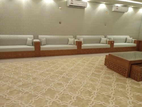 صناعة وتنجيد الأرائك والستائر