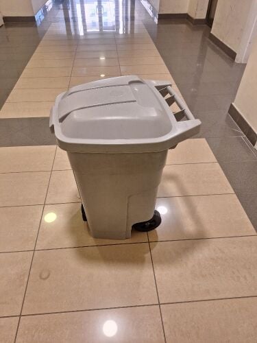 kitchen/ Out door waste Bin