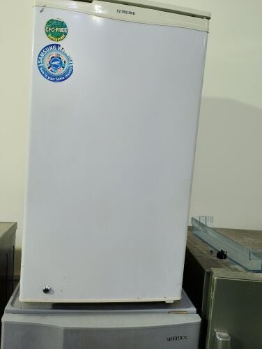 Samsung small fridge for sal