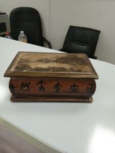 chines Vintage collectable box