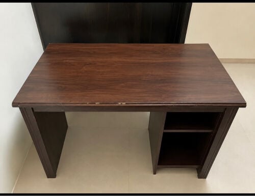 Gaming chair and table