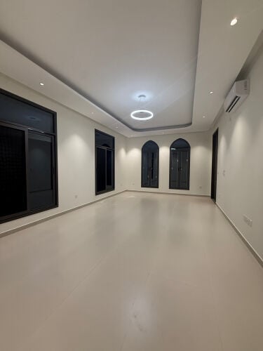 فيلا تشطيب راقي ممتازه مكيفه 