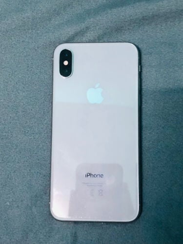 iPhone XS with 100% Battery Health 